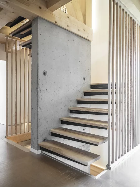 Les escaliers du chalet Zenspace