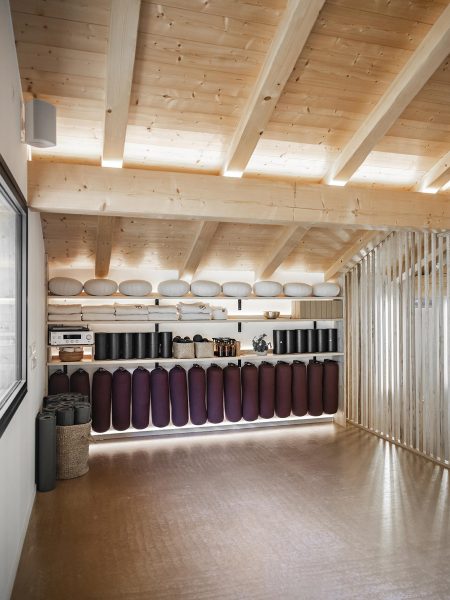 Studio Yoga